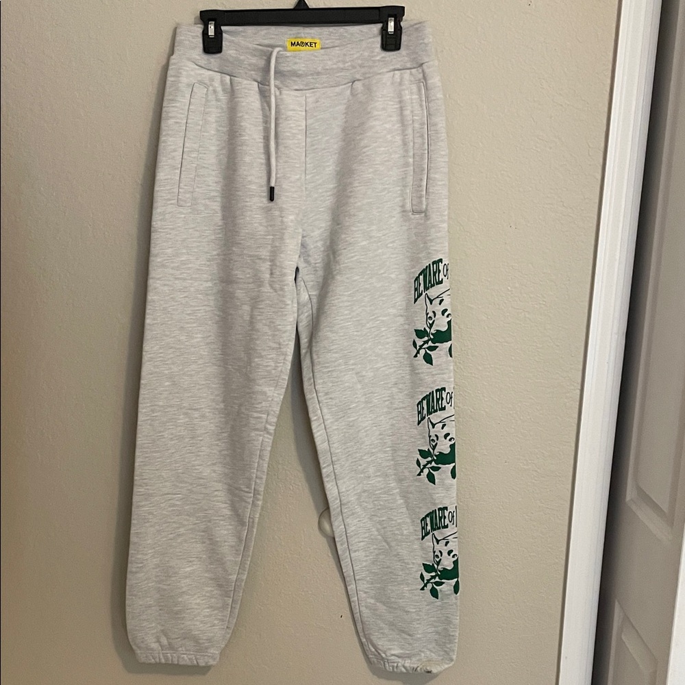 MARKET STUDIOS SWEATPANTS “BEWARE OF HUMANS” GREY-M